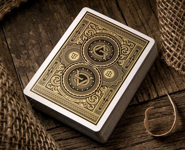 Artisan Playing Cards Collectors Box D2809