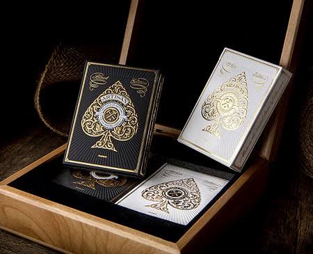 Artisan Playing Cards Collectors Box D2809
