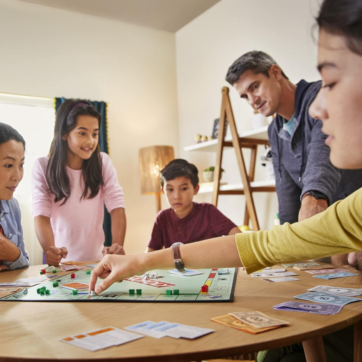 Board Game for 2 to 6 Players, includes 8 Tokens W144102