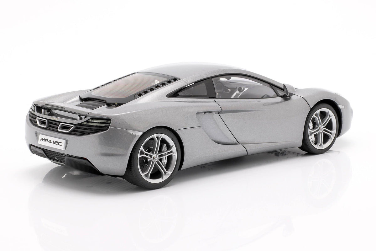Silver 1:18 Diecast Model Car K257