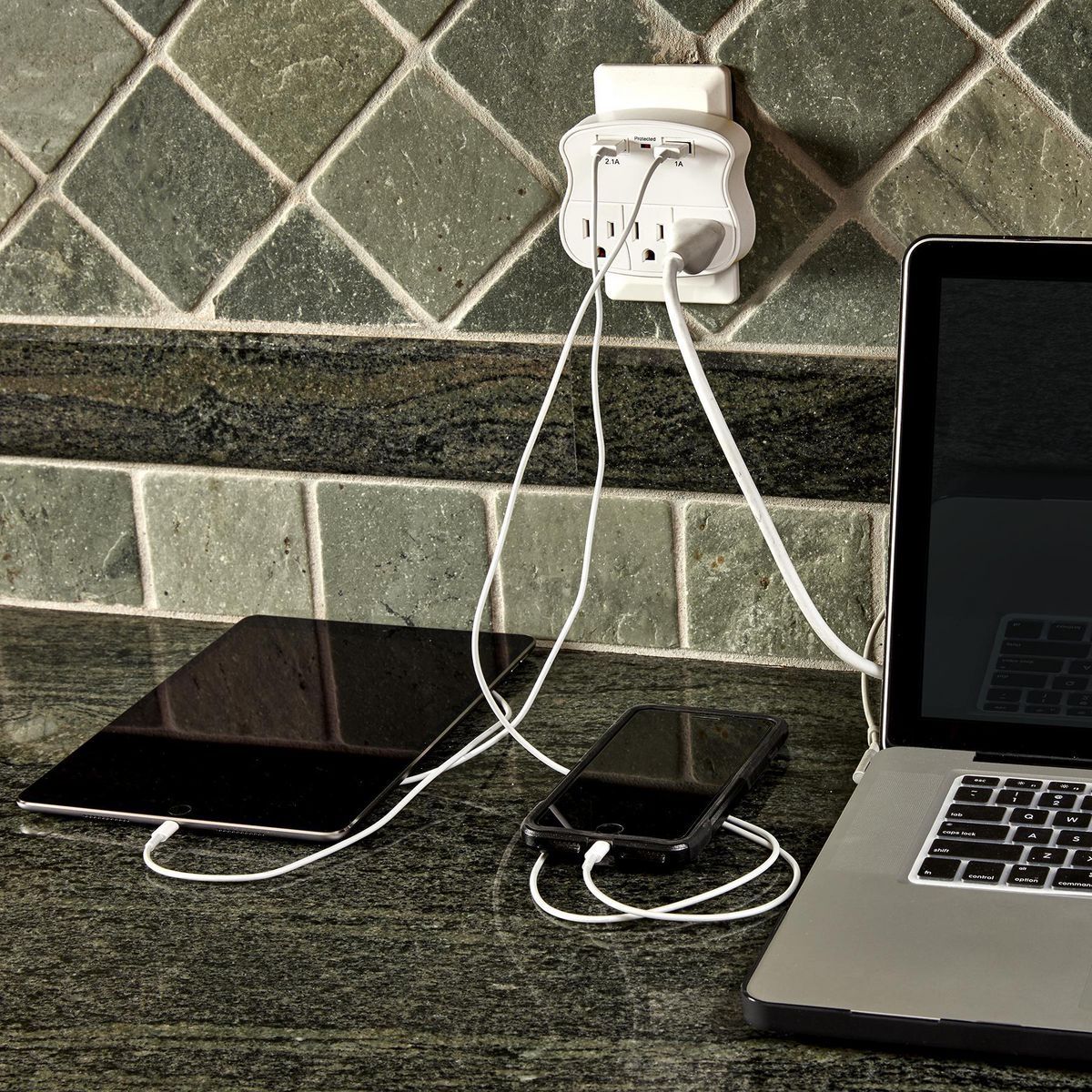 3-Outlet 2 USB Wall Adapter H621237