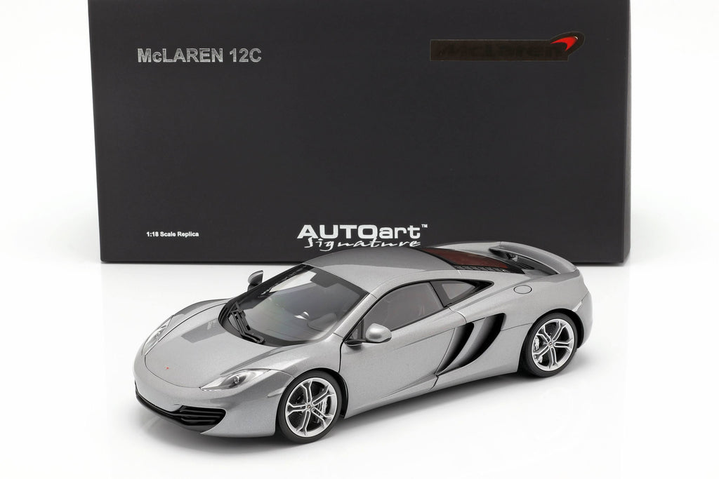 Silver 1:18 Diecast Model Car K257
