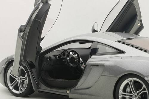 Silver 1:18 Diecast Model Car K257