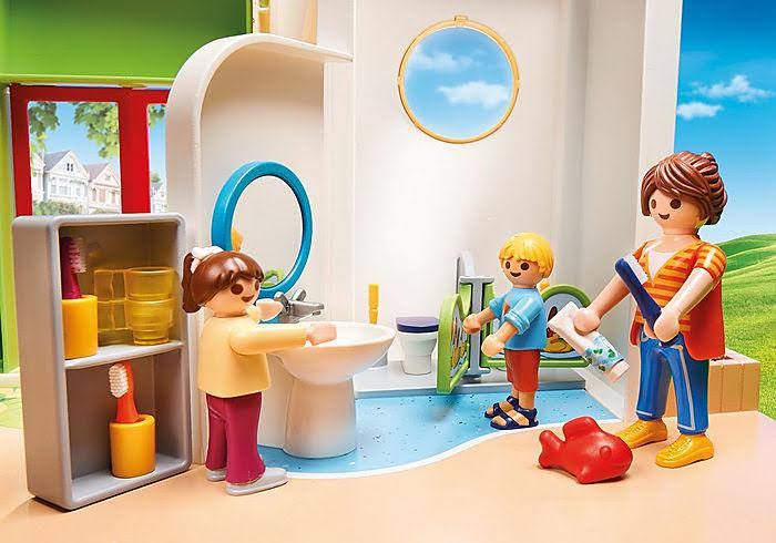 Rainbow Daycare Playset C7537