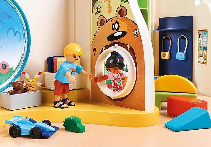 Rainbow Daycare Playset C7537