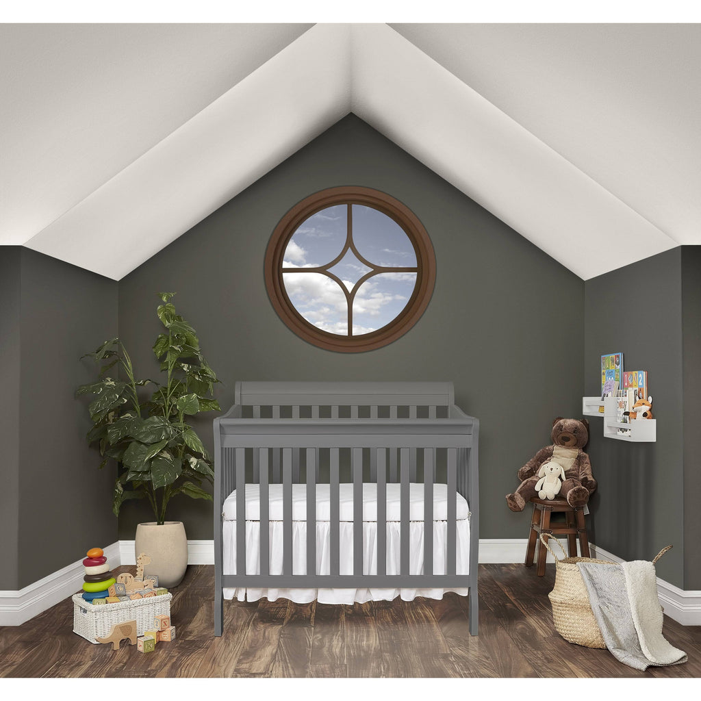 Convertible 4-in-1 Mini Crib Y421608