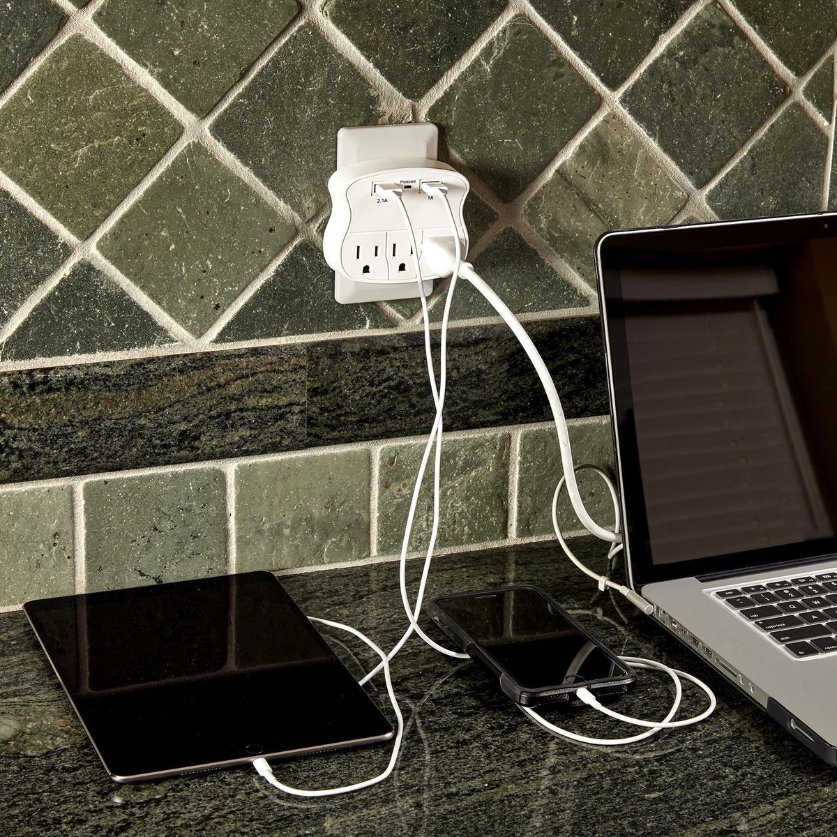 3-Outlet 2 USB Wall Adapter H621237